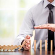 حکمرانی در تنگنا حکمرانی در تنگنا