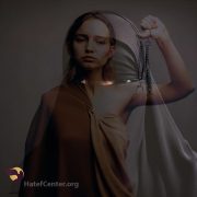 حق بر بدن و حق آزادی پوشش (این تصویر با کمک هوش مصنوعی ساخته شده است.) حق بر بدن و حق آزادی پوشش (این تصویر با کمک هوش مصنوعی ساخته شده است.)