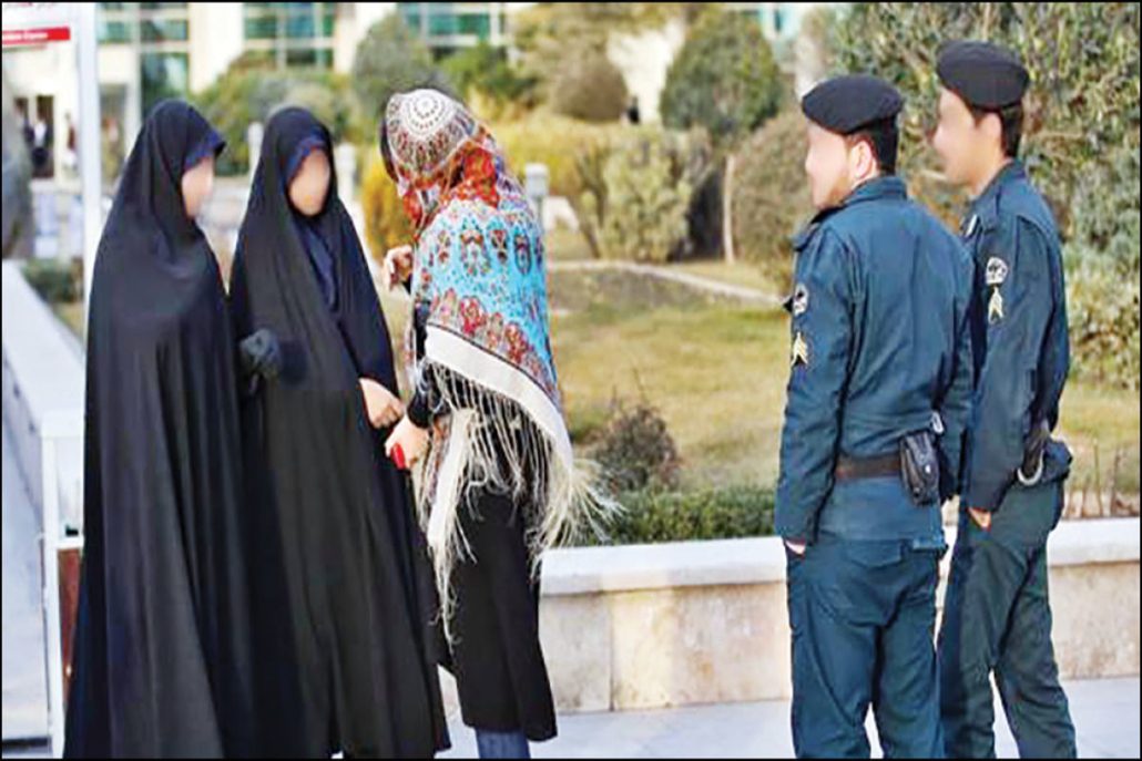 حجاب و بی‌حجابی اجباری در جمهوری اسلامی و پهلوی اول