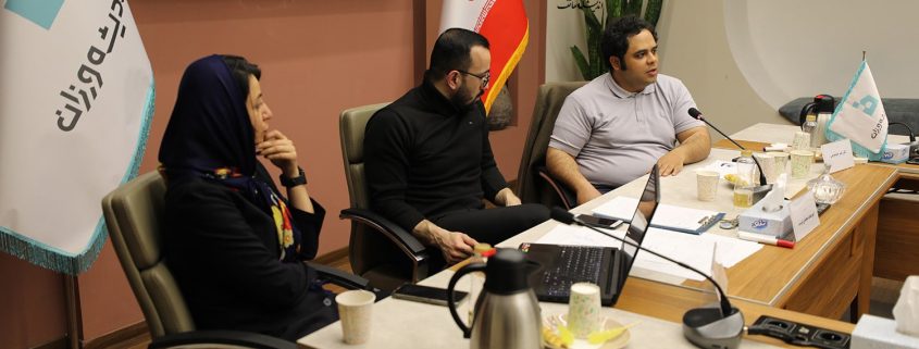 یاسر خوشنویس، امیر محمدی‌دوست، نرگس نراقی - اندیشکده هاتف - نشست بازخوانی سند تنظیمگری پلتفرمهای دیجیتال یونسکو